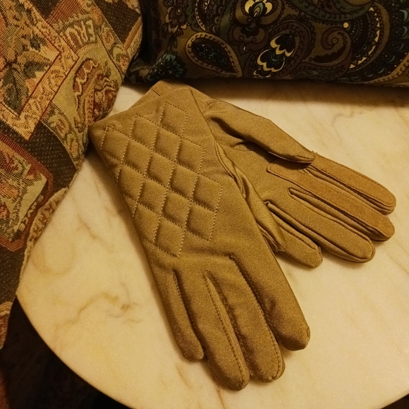 NWOT Isotoner Taupe Driving Gloves, Size Medium - Picture 7 of 7